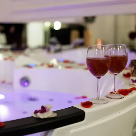 Vistula Boulevards Jacuzzi Апартаменты